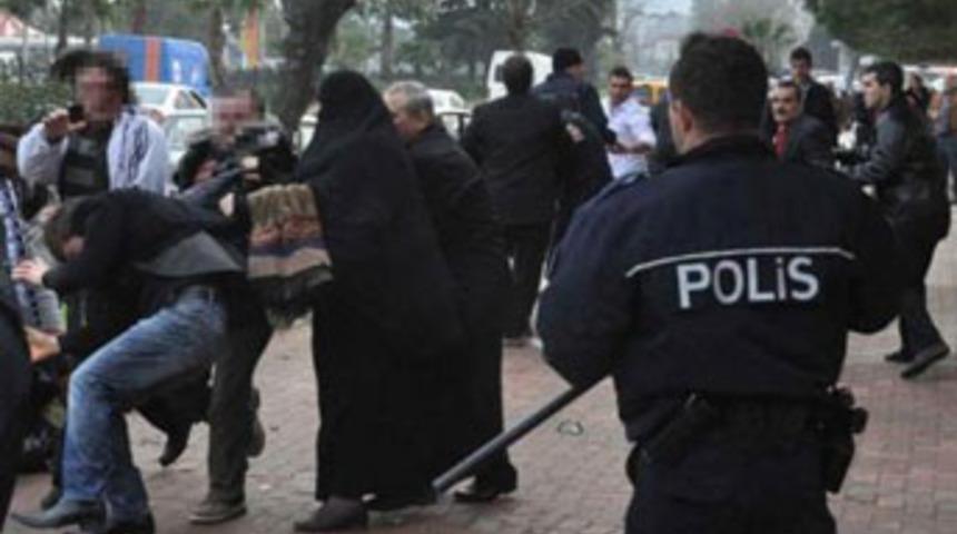 Tecavüz davası sonrası arbede!