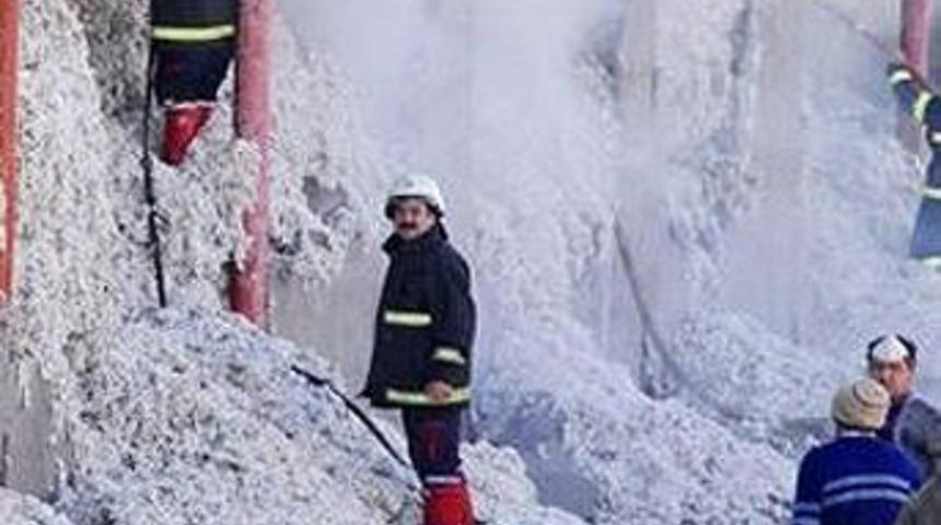 &Ccedil;akmak iddiası pamuk deposunu k&uuml;l etti