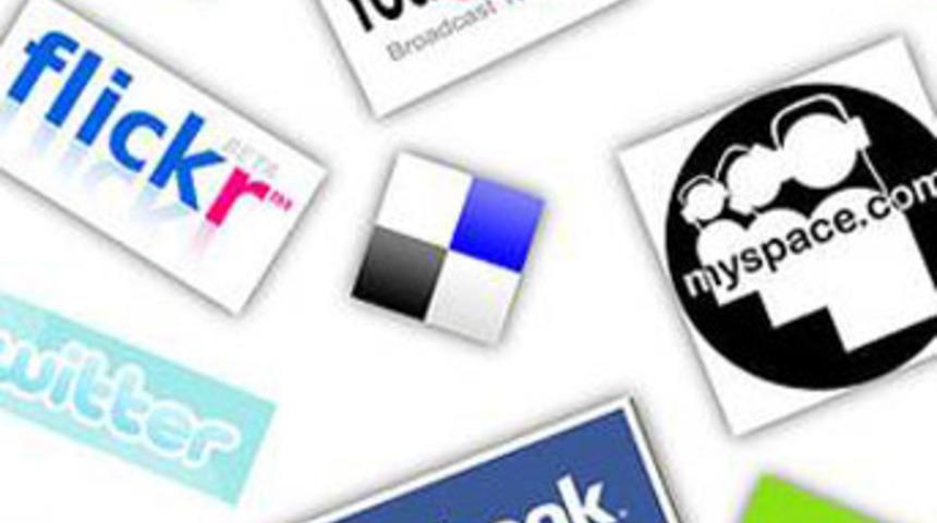 T&uuml;rk &ccedil;ocuğu ebeveyniyle 'arkadaş'