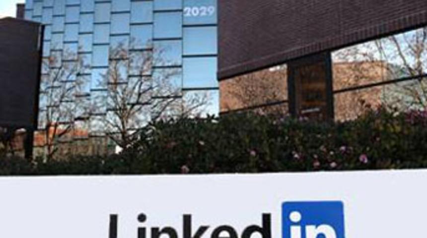 LinkedIn, Yasemin Devrimi'ne &ccedil;arptı