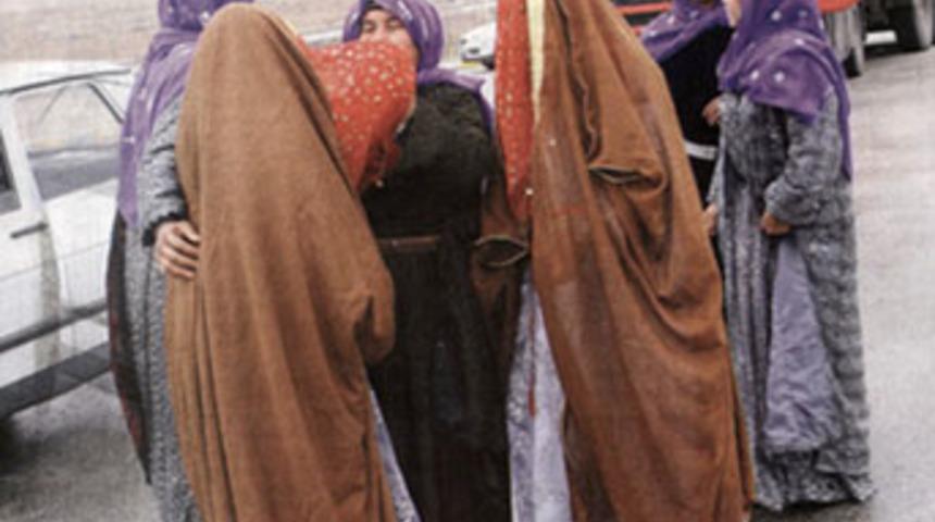 Otoyol ortasında gelin takası