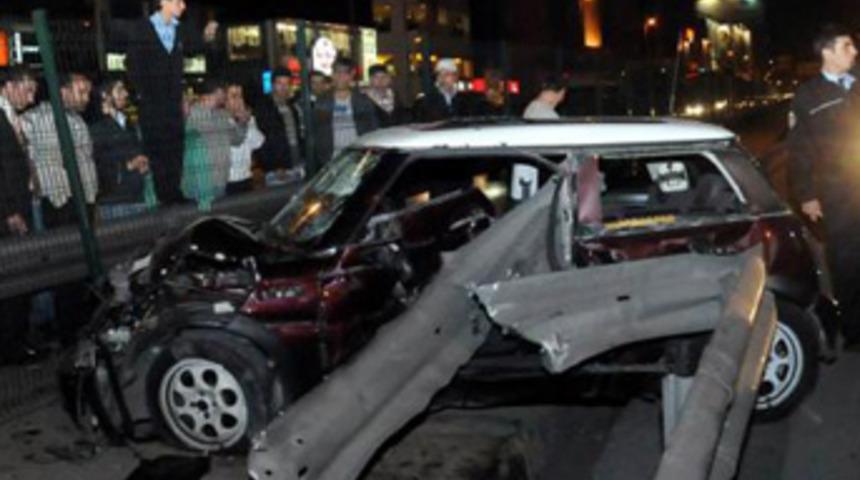 Bariyer, otomobile ok gibi saplandı