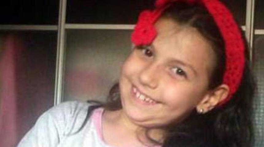 Mezarlıkta doğum g&uuml;n&uuml; kutlaması