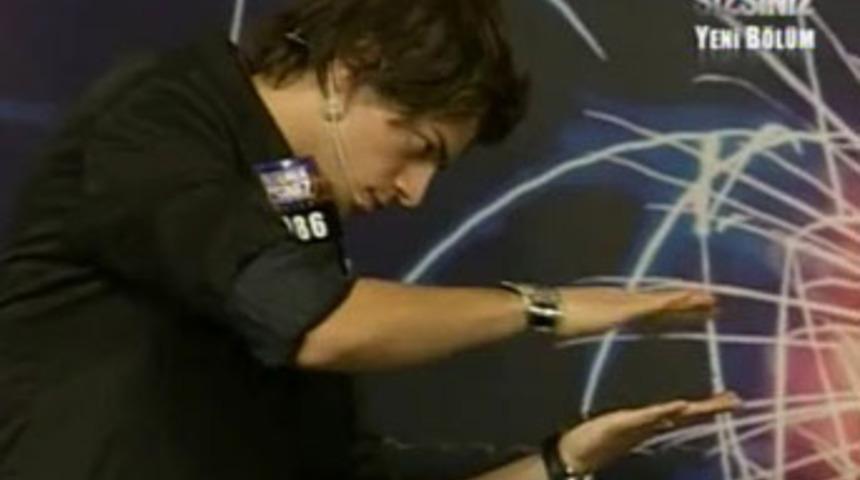 Yetenek Sizsiniz'de m&uuml;thiş İranlı!