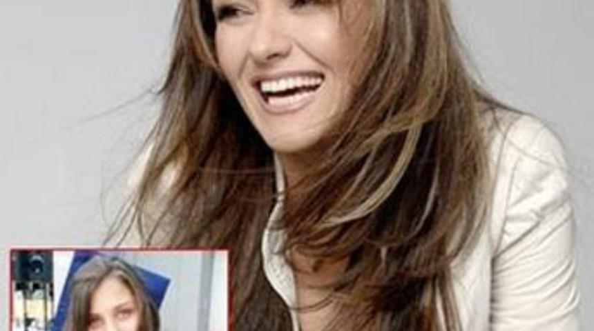 &Uuml;nl&uuml; şarkıcı kızına kavuştu