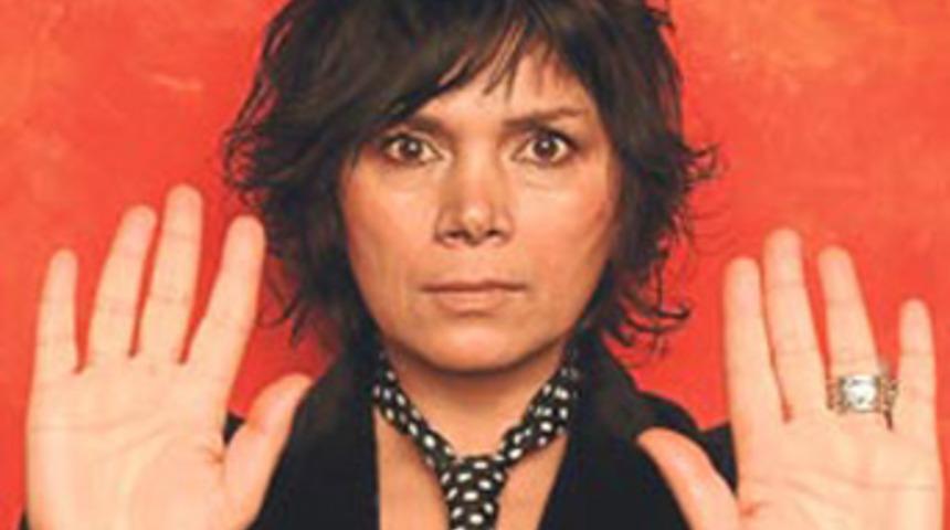 Y&uuml;zlerce kişinin &ouml;n&uuml;nde seks rezaleti!