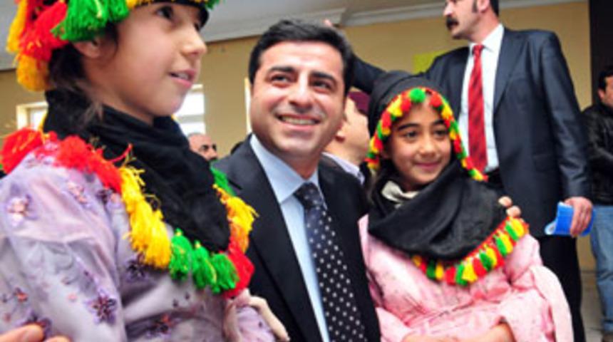 BDP'li Demirtaş'tan tartışma yaratacak adım!