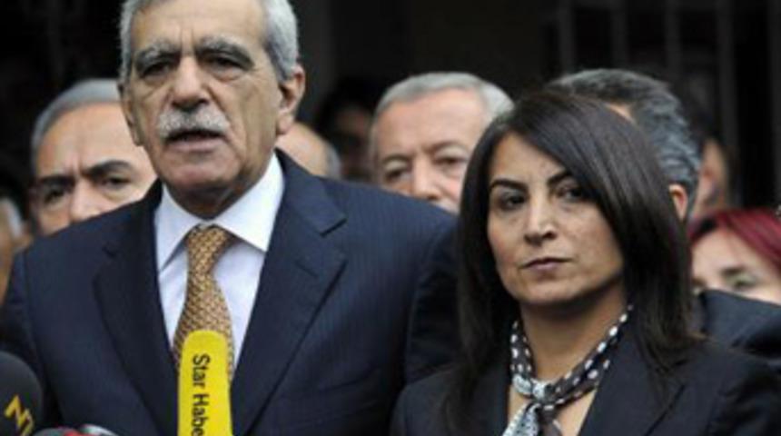 'Haburu anlatırsam hükümet altında kalır'