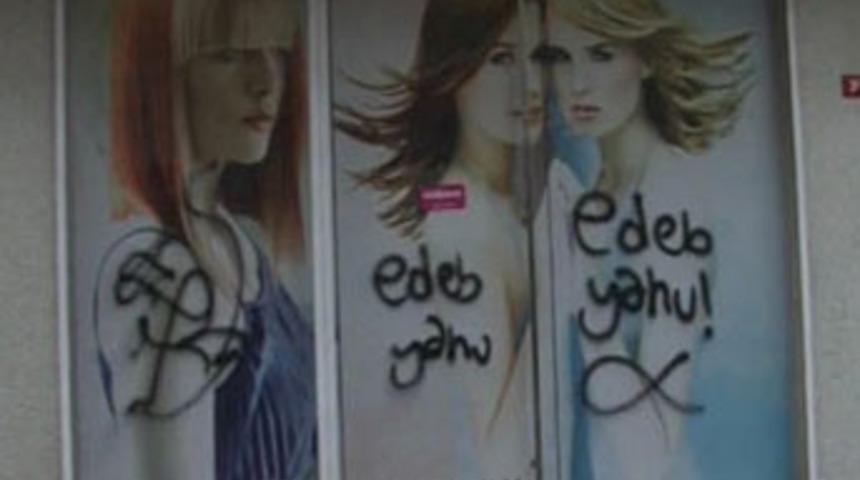 Mahalle baskısı kuaf&ouml;r camlarında!