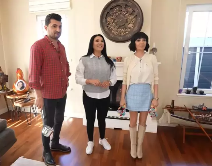 Ankaralı Ayşe olarak bilinen Ayşe Dinçer iki katlı villasının kapılarını açtı! G1