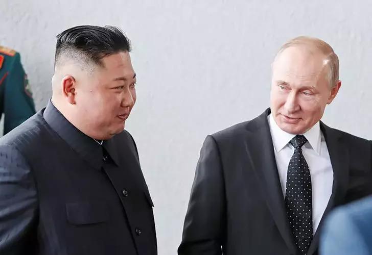 Kim yeni hediyesiyle çok mutlu! Putin'den dostuna 'araba' kıyağı: 'Biz yaptık, sen bin' G5