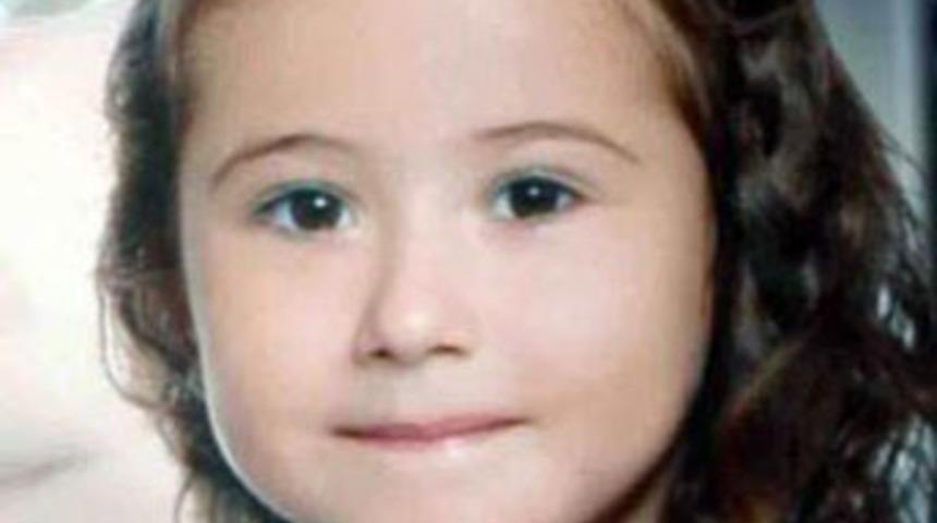 K&uuml;&ccedil;&uuml;k kız &ouml;l&uuml;me koştu!