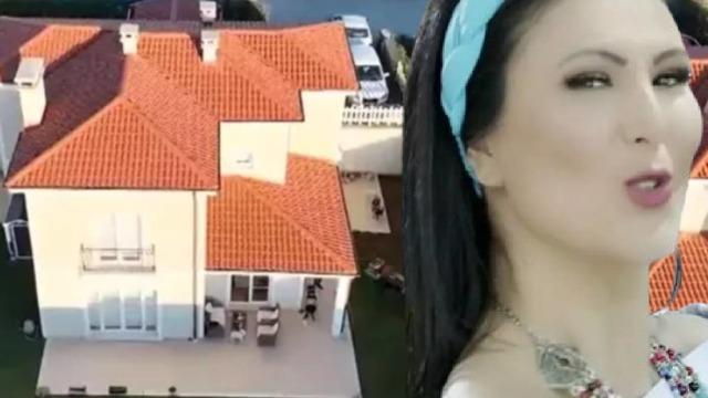 Ankaralı Ayşe olarak bilinen Ayşe Dinçer iki katlı villasının kapılarını açtı!
