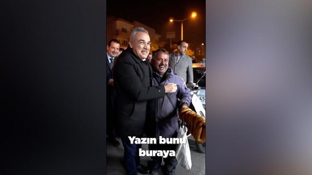 Önce CHP'li, sonra AK Partili adayların ikisinin de gururunu okşayan simitçi gündem oldu: Aydın'da renkli görüntüler 640xauto