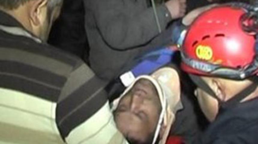 U&ccedil;urum kenarında tuvaletini yaparken...