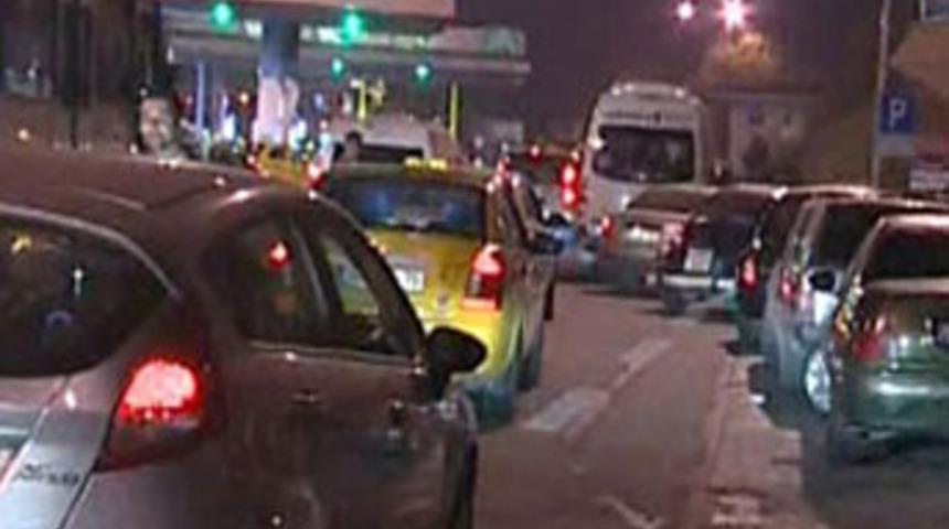 Gişelerde bedavacı kuyruğu