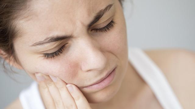 Uzman isim uyardı: Soğuk havalarda bunu sakın ihmal etmeyin! Yüz felci riskini artırıyor