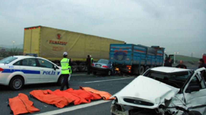 Şanlıurfa'da korkun&ccedil; kaza; 5 kişi &ouml;ld&uuml;