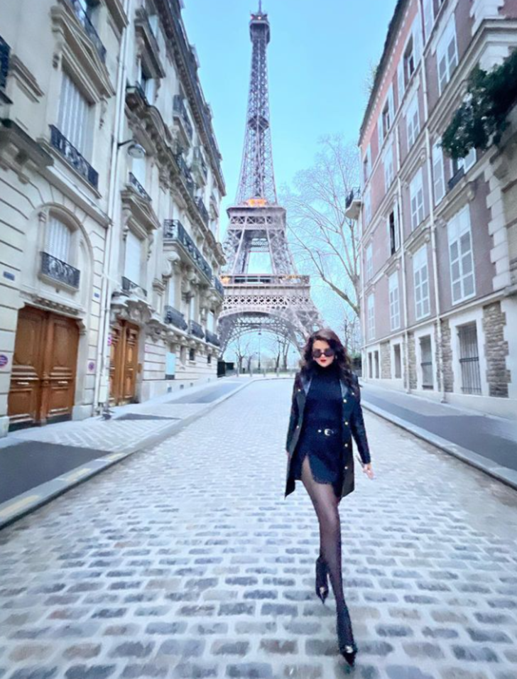 Selena Gomez'den iddialı poz! Lüks bir otelde köpük banyosu yaptığı anları paylaştı G4