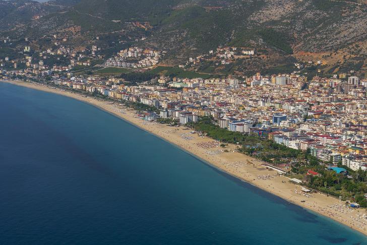 Yer: Antalya! 'Aynı odada iki erkek kalamaz' diyerek rezervasyonları iptal edildi G1