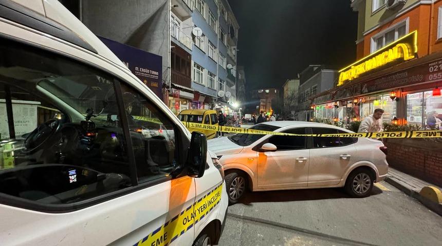 Fatih'te silahla rastgele ateş açan zanlı, polisi alarma geçirdi