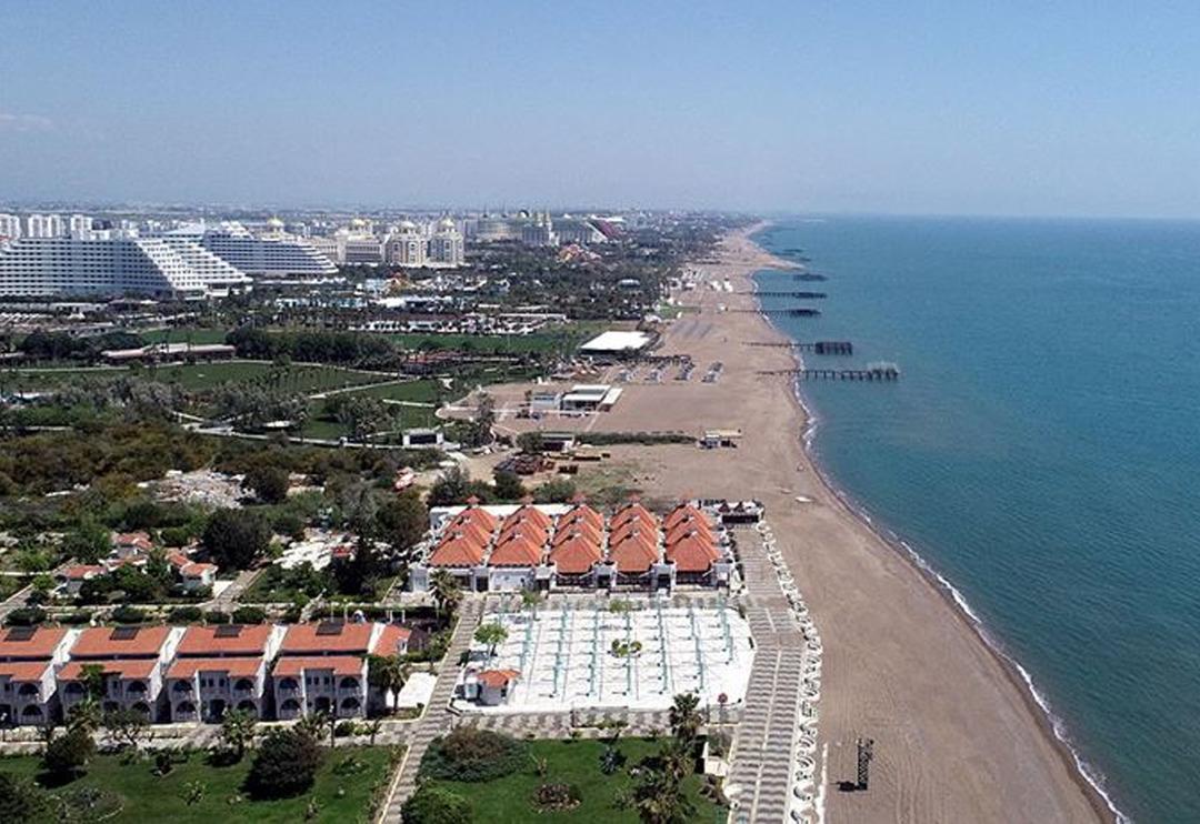 Yer: Antalya! 'Aynı odada iki erkek kalamaz' diyerek rezervasyonları iptal edildi