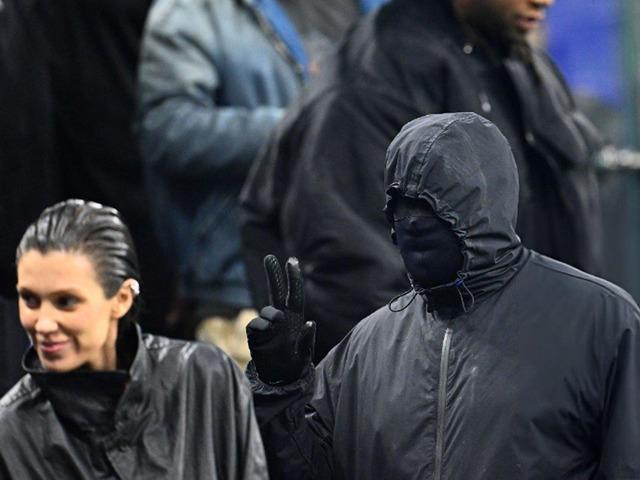 Şampiyonlar Ligi'nde geceye damga vuran görüntü! Tribünde herkesi korkuttu, kim olduğu sonradan ortaya çıktı...