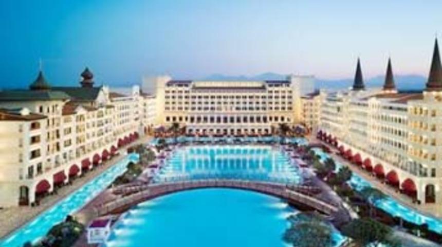 Çalışanını zorunlu izne çıkarıyor