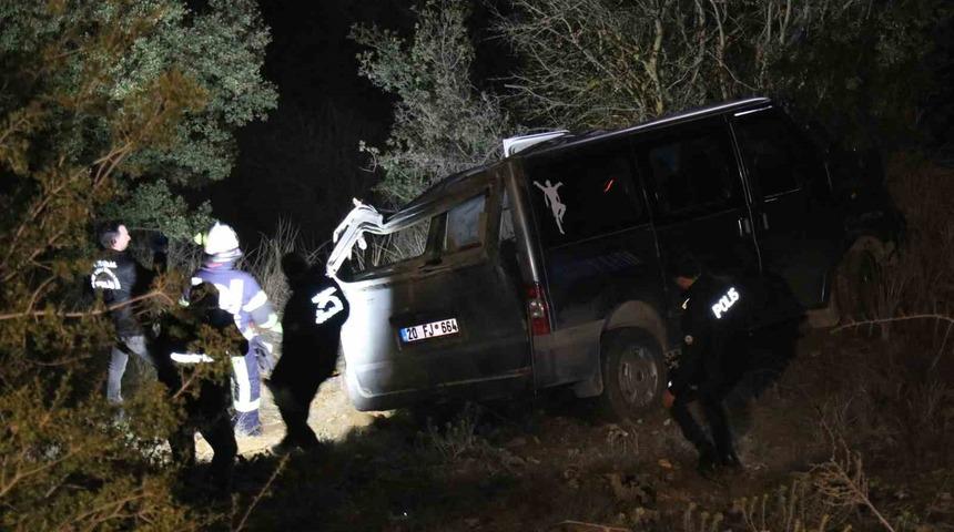 Akraba ziyaretine giden anne ve oğlunu taşıyan araç uçuruma yuvarlandı: 1 ölü, 1 yaralı