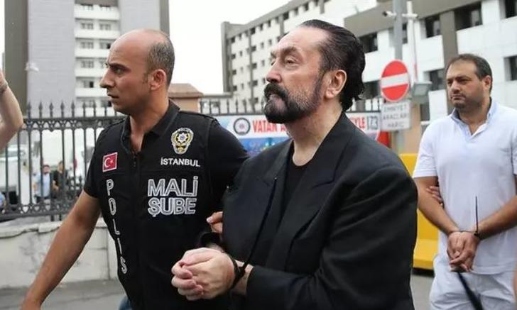 Tapınak Şövalyeleri'yle İstanbul turu! Adnan Oktar'ın karanlık ağı şaşkına çevirdi, yeni iddianamede yer aldı... Hepsiyle yakın temastaymış G4
