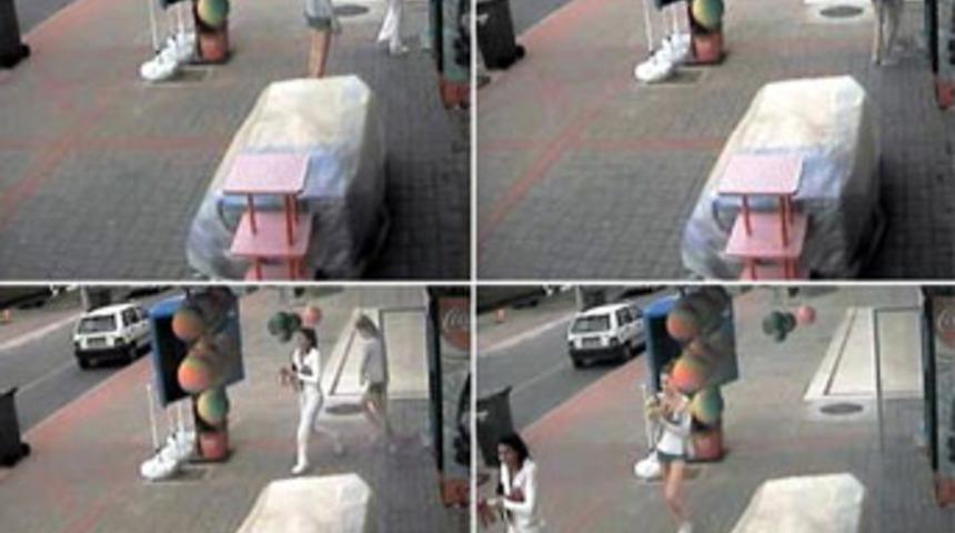 Hırsızlık yapan kızlar kameraya yakalandı