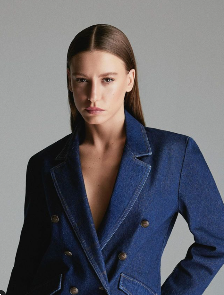 Fazla kilolarından kurtuldu! Serenay Sarıkaya'dan tatil pozu!      G1