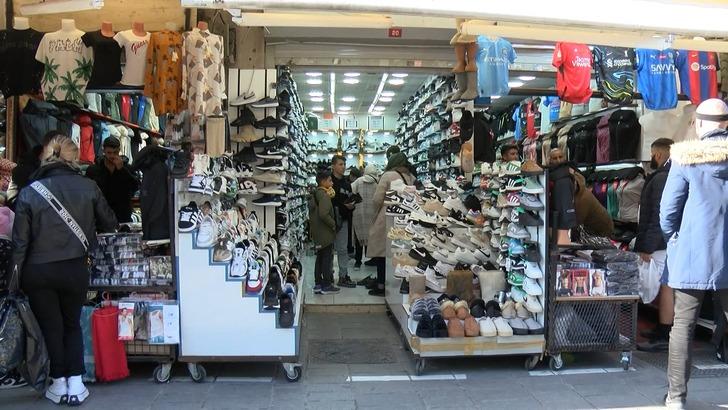 'Fiyatı çok cezbedici' Sahte ayakkabıda gizli tehlike! Fiyatını düşük görüyorsanız... 'Alırken iki kere düşünün' G3