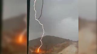 Şanlıurfa'da yıldırım düşme anı kamerada