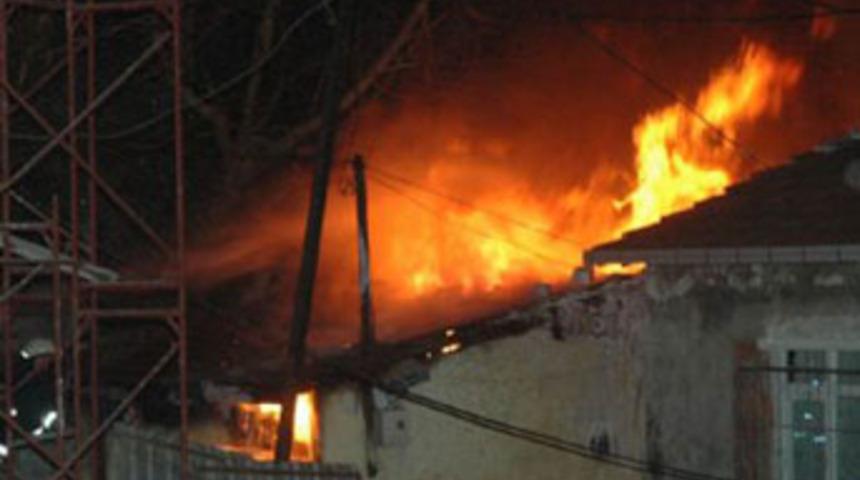 &Ouml;ld&uuml; sandı ama...