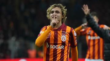 Galatasaray'da forma giyen Ayhan Akman'ın oğlu Hamza Akman'ın sözleşmesi uzatılmayacak!