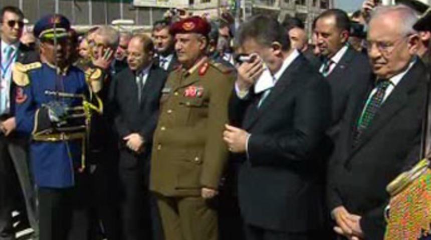 Yemen t&uuml;rk&uuml;s&uuml;, Cumhurbaşkanı G&uuml;l'&uuml; ağlattı&rlm;