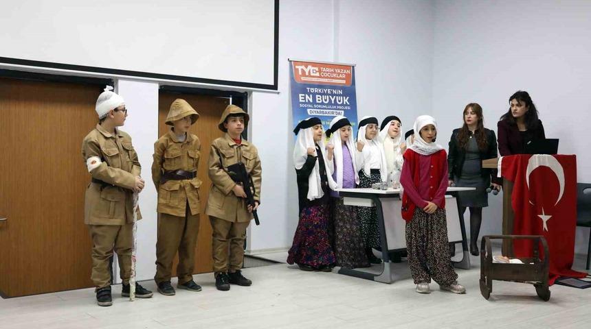 Diyarbakır’da “Tarih Yazan Çocuklar” şenliği devam ediyor