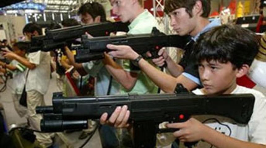 "Oyun oynama" diyen annesini &ouml;ld&uuml;rd&uuml;