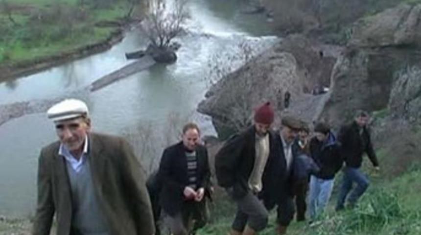 Deve y&uuml;k&uuml;yle altın arıyorlar