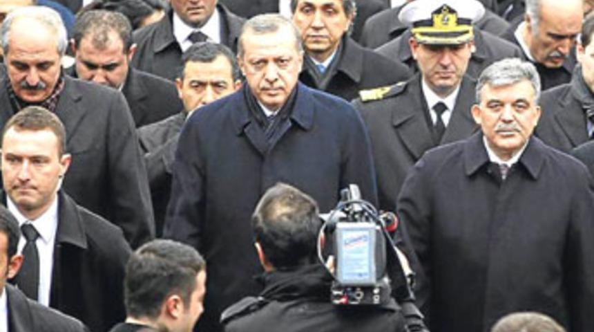 Cenazede baş başa 15 dakika