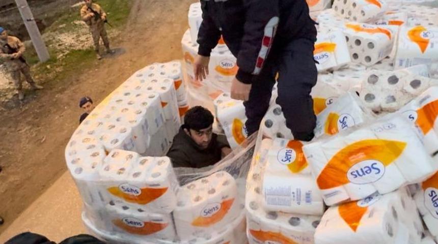 3 bin dolar verip kağıt havluların arasına girdiler! Şaşkına çeviren olay, tam 39 tane...