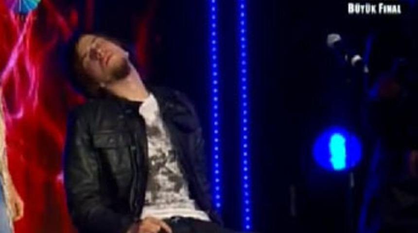 Aref'in ölü adam şovu büyüledi!