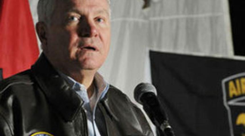 Amaç Kaddafi'yi devirmek mi?