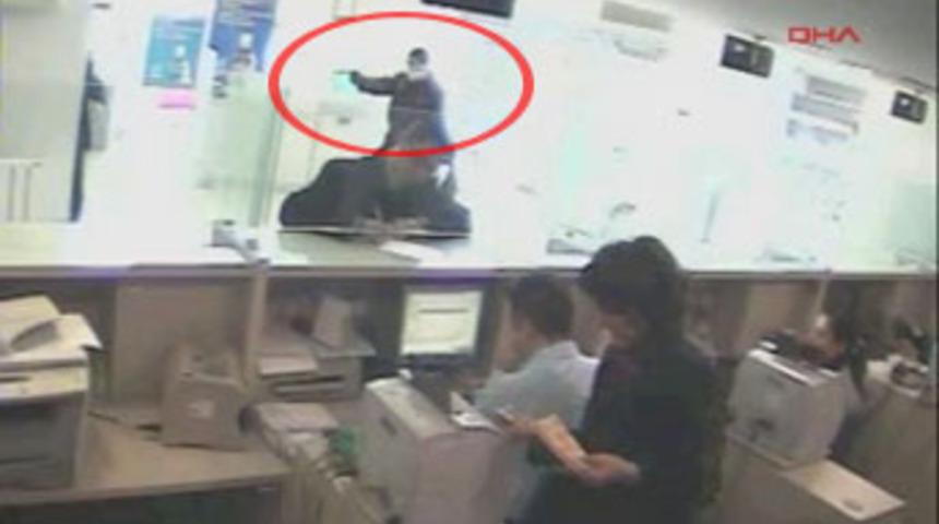 Banka ve PTT soygunu g&uuml;venlik kamerasında