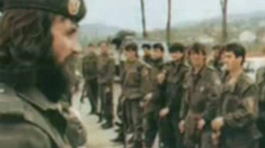 Kaddafi'yi 1500 Sırp koruyor!