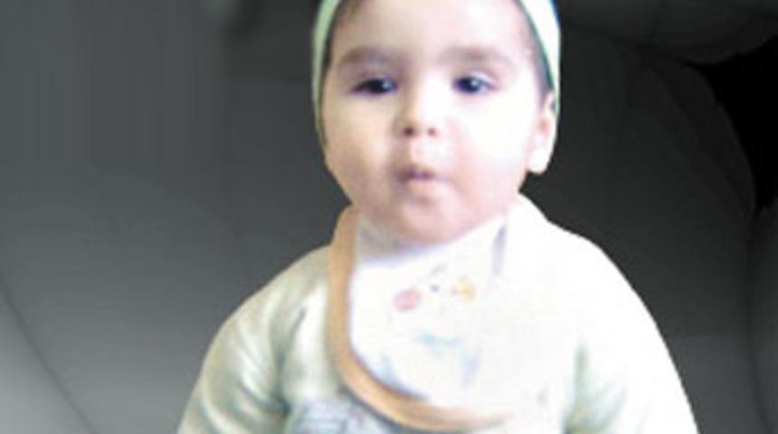 ‘Beni kurtarın’ der gibi bakıyordu