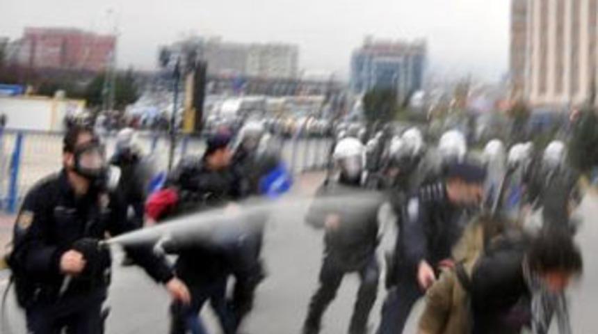 Zammı protesto eden &ouml;ğrencilere m&uuml;dahale