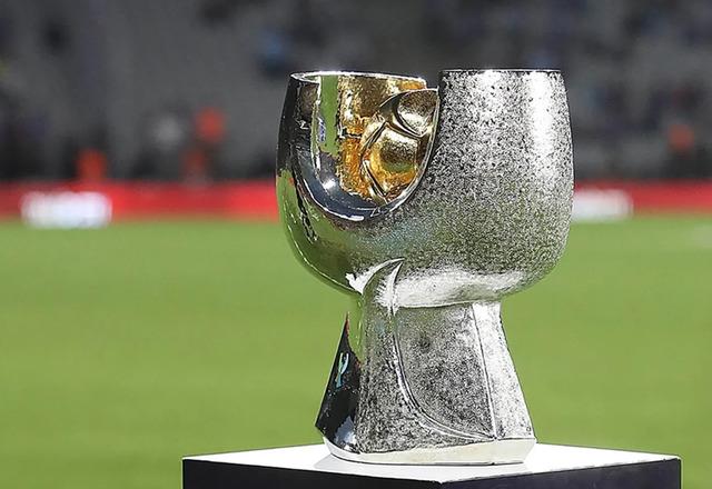 TFF'nin Süper Kupa maçının tarihini açıklamasının ardından ilginç bir detay ortaya çıktı! Galatasaray ve Fenerbahçe Avrupa'da çeyrek finale yükselirse iş karışacak...