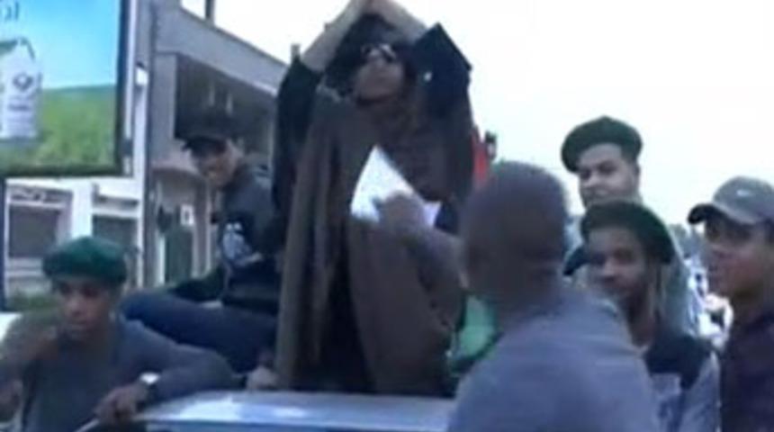 Sahte Kaddafi Bingazi sokaklarında